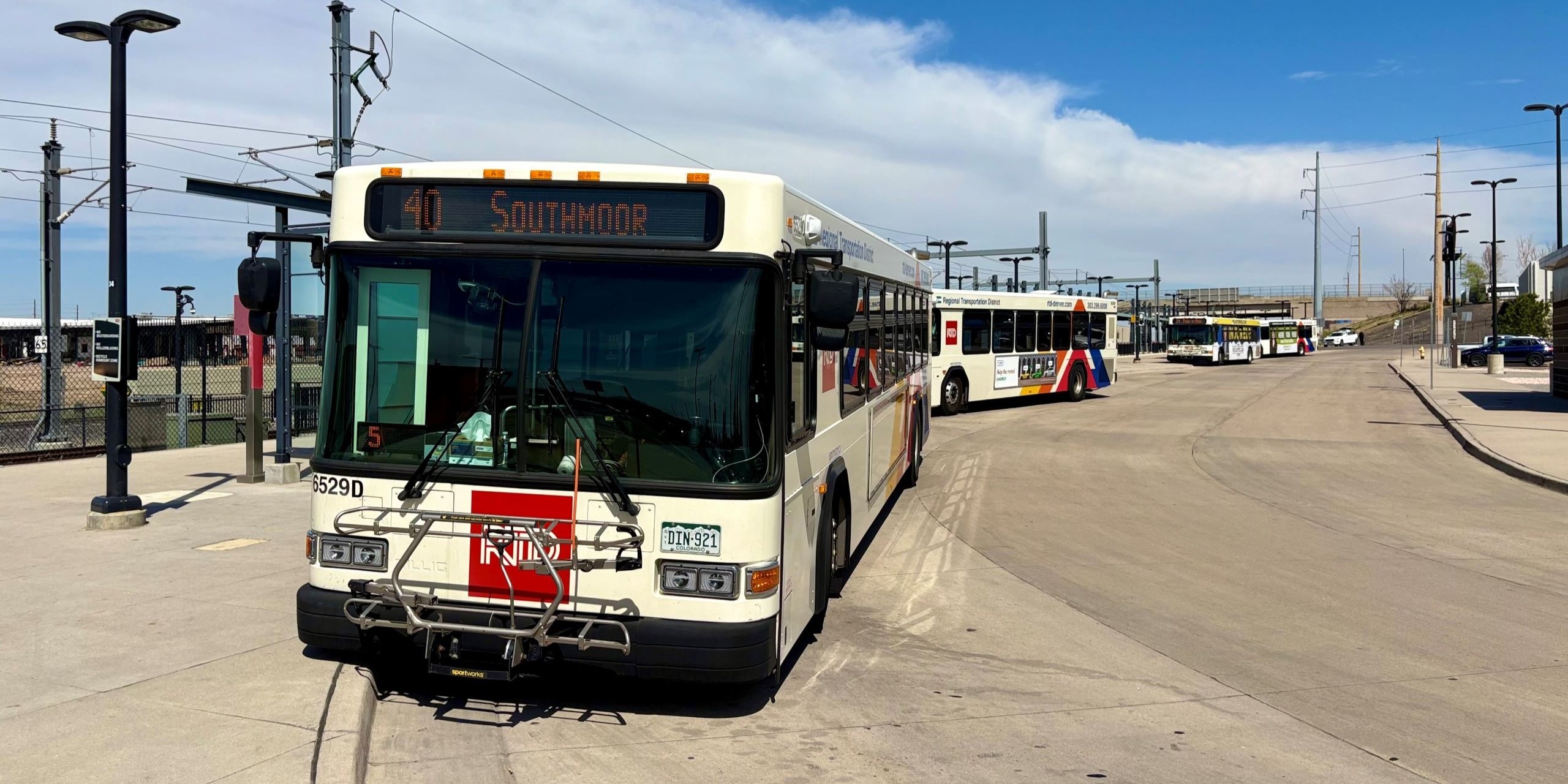 Route 40 bus at 40th & Colorado Station.