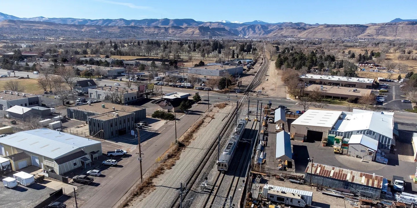 Ward Road grade crossing. Credit: Kevin Beatty / Denverite